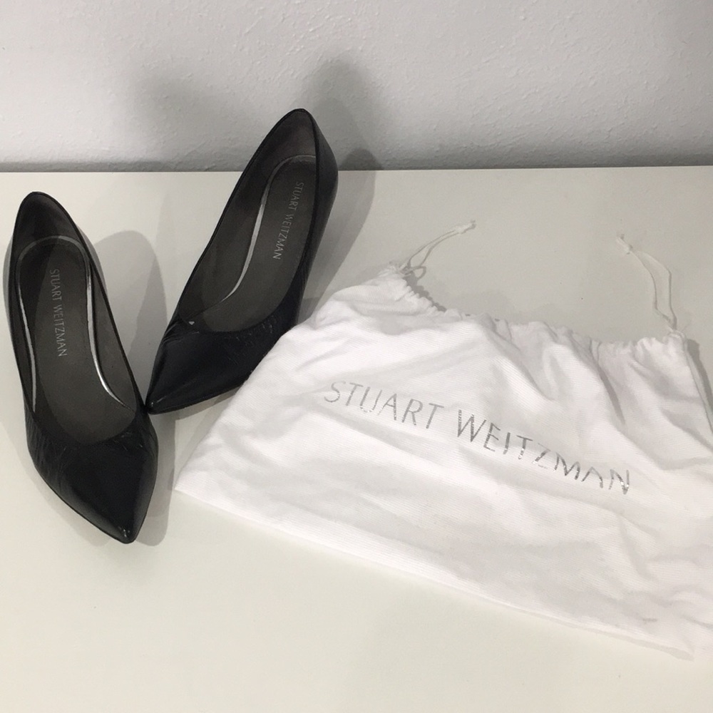 Size 8 Stuart Weitzman Pointy Toe Black Pumps!